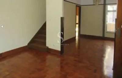 Casa assobradada em alto da lapa de 185m² com 2 quartos , 2 banheiros e 3 vagas á venda