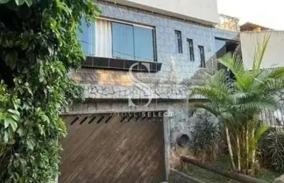 Sacomã - casa assobradada com 400m², 3 dormitórios, 3 banheiros e 3 vagas com espaço gourmet.