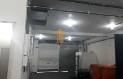 Galpão comercial de 250m² com 2 mezaninos, vestiário, 3 banheiros, copa em bela vista - são paulo.