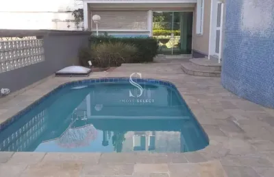 Morumbi - casa de 700m² com 4 dormitórios, 3 suítes, piscina e 6 vagas.