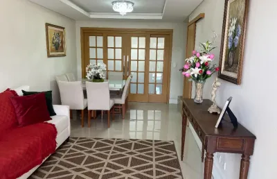 Casa com 4 quartos à venda na Rua Hayton da Silva Pereira, 622, Capão da Imbuia, Curitiba