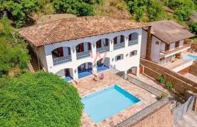 Lindo sobrado a 300m da praia, com 7 dormitórios à venda, 600 m² por r$ 3.000.000 - praia do arrastão - são sebastião/sp