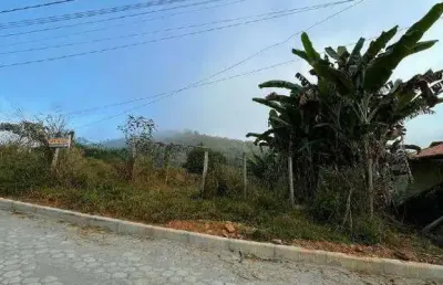 Lote em ótima localização com rua calçada e futuro condomínio fechado