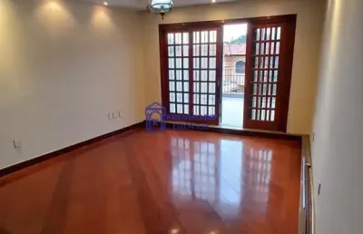 Casa com 3 quartos para alugar na Rua Augusto Farina, 661, Jardim Bonfiglioli, São Paulo