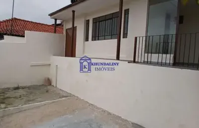 Ótima casa com 2 dorm e 2 vagas cobertas -r$ 2.800,00