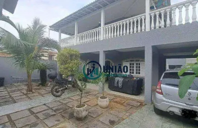 Casa duplex com 3 dormitórios ( entre trevo e entrada de camboinhas)