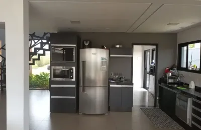 Casa em cond.fechado/ 3 dorm./ 2 suítes/ espaço gourmet/ araçoiaba da serra