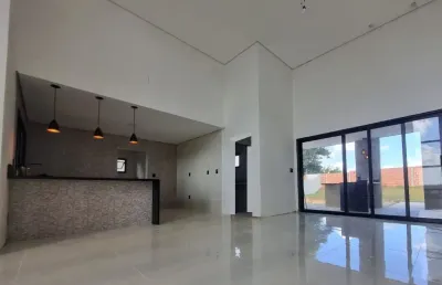 Casa em cond. à venda/ 3 suítes/ espaço gourmet/ piscina/ à 10 min do campolim