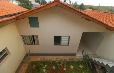 Casa com 165 m²/ 3 dorm./ suíte/ área gourmet/ só 385 mil/ jd. montreal