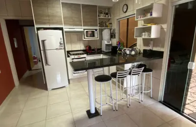 Sobrado à venda/ 2 dorm./ área gourmet/ 2 wc´s/ à 2 min. da rod. raposo tavares