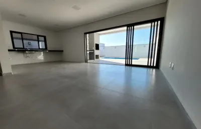 Sobrado em cond./ 3 suítes/ piscina/ área gourmet/ lazer/ ac. av. victor andrew