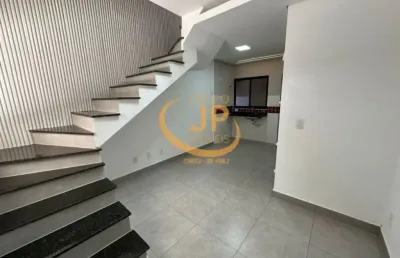 Sobrado em condomínio/ 2 dorm./ambientes integrados/ jd. santa marta/ só 220 mil