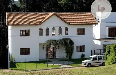 Maravilhosa casa com estilo mediterrâneo à venda no condomínio terras de santa teresa localizado entre itupeva e vinhedo