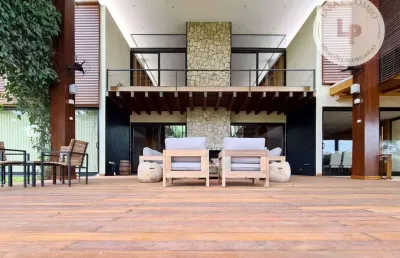 Mansão contemporânea e incrivelmente decorada à venda na fazenda da grama