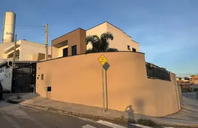Casa com 3 quartos à venda na Rua Airton Ciprião Puglia, 51, Jardim Vale Verde, Jundiaí