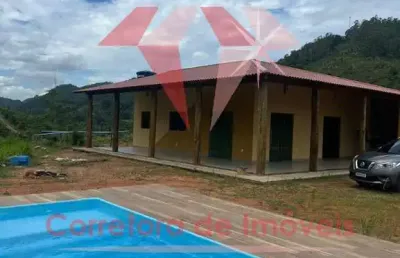 Casa com 3 quartos à venda no distrito timbui, fundão  por r$ 480.000