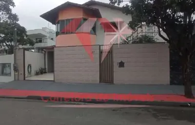 Casa com 3 quartos à venda no morada de laranjeiras, serra  por r$ 1.750.000