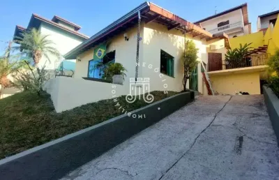 Casa à venda com 03 domitórios no bairro jardim paulista i em jundiaí / sp.