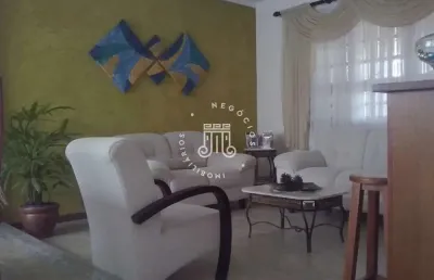 Casa térrea à venda com 03 dormitórios (01suíte) localizada no jardim primavera em itupeva-sp.