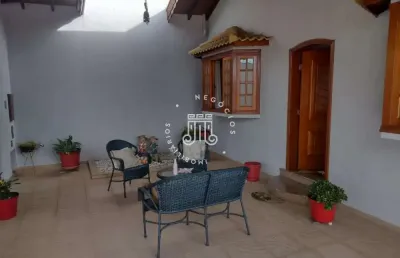Casa á venda com 03 dormitórios (01 suíte) localizada no bairro parque são luiz em jundiaí-sp.