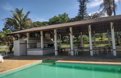 Chácara / sítio com 6 quartos para alugar na Rua Luiza Porcari Corassa, Chacara, 479, Medeiros, Jundiaí