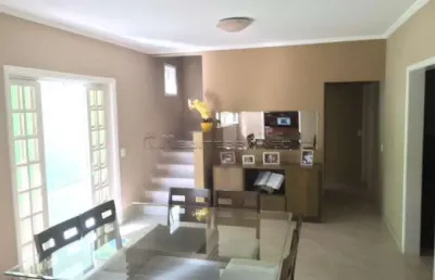 Sobrado localizado no quinta das videiras, na cidade de jundiaí/sp.