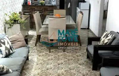 Ampla casa recém reformada com 2 edículas bem perto da praia!