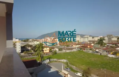 Linda cobertura no centro de ubatuba com vista parcial para o mar e vista para serra