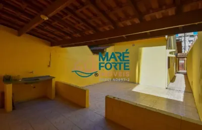 Casa geminada no itaguá com 03 quartos sendo 02 suites
