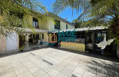 Casa com 5 quartos à venda no Sumaré, Ubatuba 