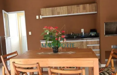 Triplex aconchegante a poucos metros da orla do itaguá!