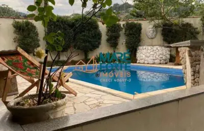 Sobrado com 04 dormitorios varanda gourmet e piscina