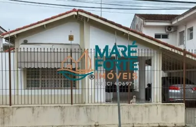 Oportunidade de casa no centro! próximo a orla e ao centro comercial