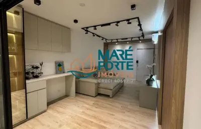 Apartamento mobiliado e decorado com 03 dormitorios.