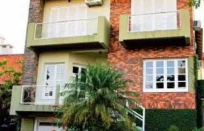 Casa com 4 quartos à venda na Rua Professor Antônio José Remião, 15, Espírito Santo, Porto Alegre