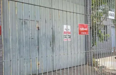 Depósito de 300m² com escritório e pátio, próximo à estação farrapos