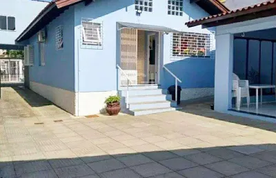 Casa à venda , 4 dormitórios,2 suítes, closet, terreno 594m²,  vaga para 9 carros, potencial comercial para residencial geriátrico, bairro medianeira