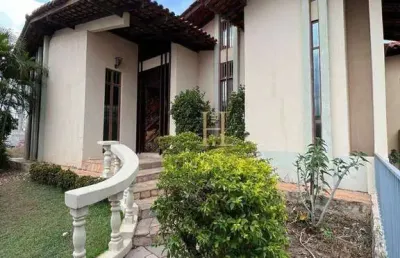 Vendo casa residencial ou comercial com amplo terreno