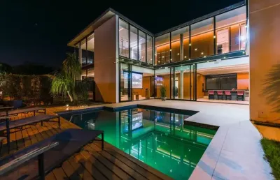 Casa moderna com área de lazer à venda e locação em condomínio fechado, em tamboré jaguariúna