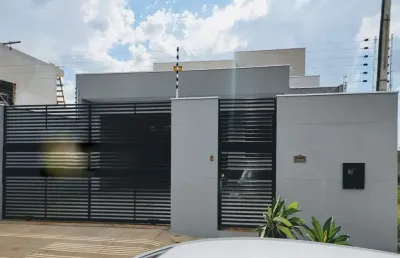 Casa com 3 quartos à venda na Zona 31, Maringá 