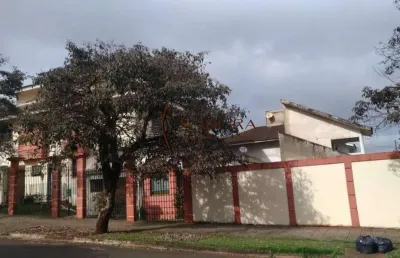 Oportunidade - excelente sobrado com 410 m2 com uma bela e grande piscina, em ótima localização. jarim imperial a uma quadra da alexandre rasgulaeff