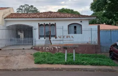 Casa à venda na Zona 07, Maringá 