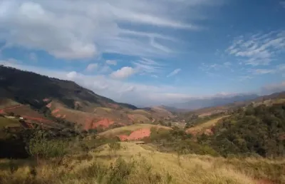 Chácara / sítio à venda no bairro das oliveiras, pindamonhangaba  por r$ 230.000