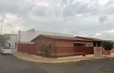 Casa para venda em araraquara, vila tito de carvalho (vila xavier), 3 dormitórios, 1 suíte, 3 banheiros, 4 vagas