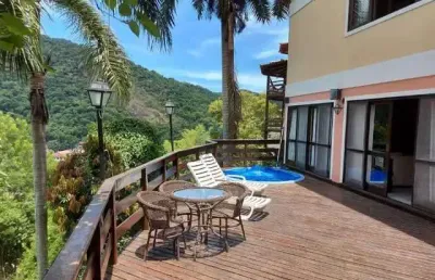 Casa em condomínio fechado com 4 quartos à venda na avenida ewerton xavier, itaipu, niterói, 400 m2 por r$ 1.500.000