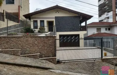 Casa com 3 quartos à venda na servidão emílio r. e. reddin, --, anita garibaldi, joinville por r$ 950.000