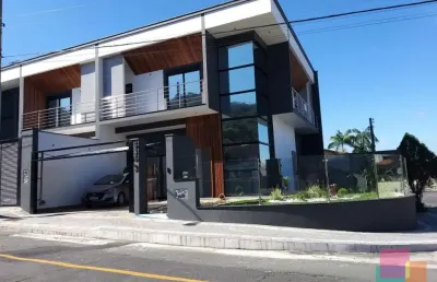 Casa com 3 quartos à venda na rua rio negrinho, --, saguaçu, joinville por r$ 1.490.000