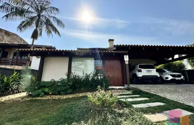 Casa com 3 quartos à venda na rua são carlos, --, saguaçu, joinville por r$ 1.999.000