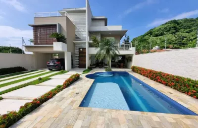 Mansão de luxo na praia do tombo, guarujá-sp: 5 suítes, espaço gourmet, piscina e muito mais! venha se encantar!