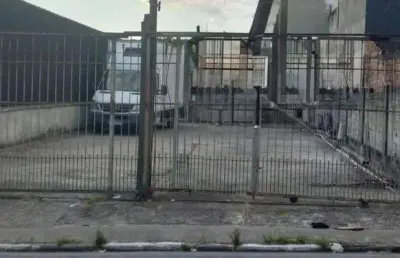Casa com 4 quartos à venda na Vila Freitas, Carapicuíba 